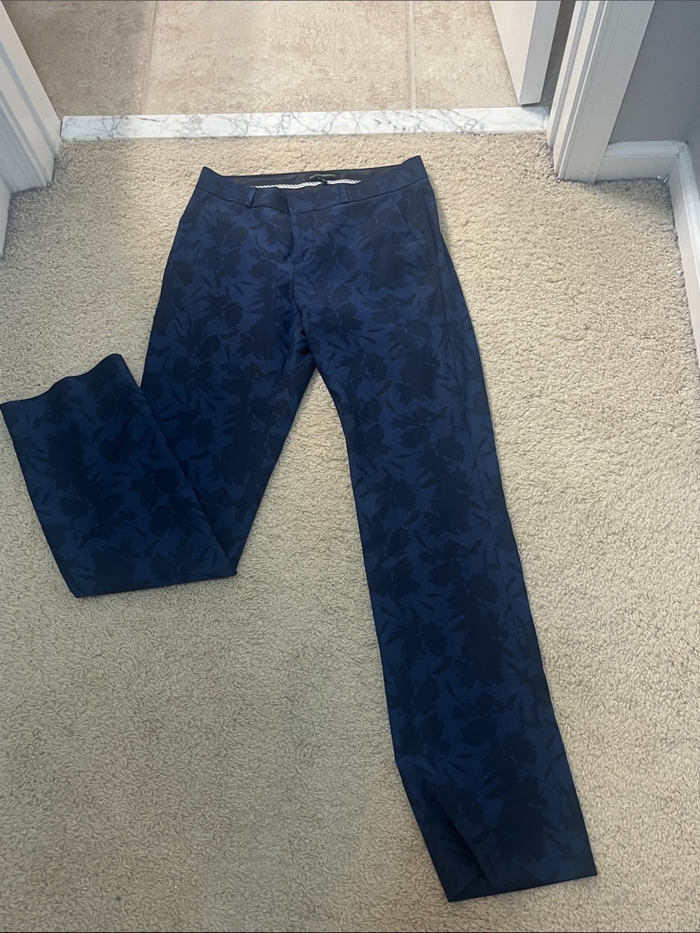 Banana Republic Logan Navy Floral Pattern Dress Pants